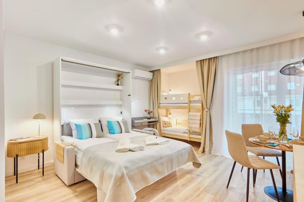 Apartament Golden Hour Apartments- Plac Slowianski 26 *